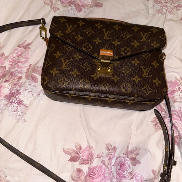 Louis Vuitton Métis - Picture 2 of 16